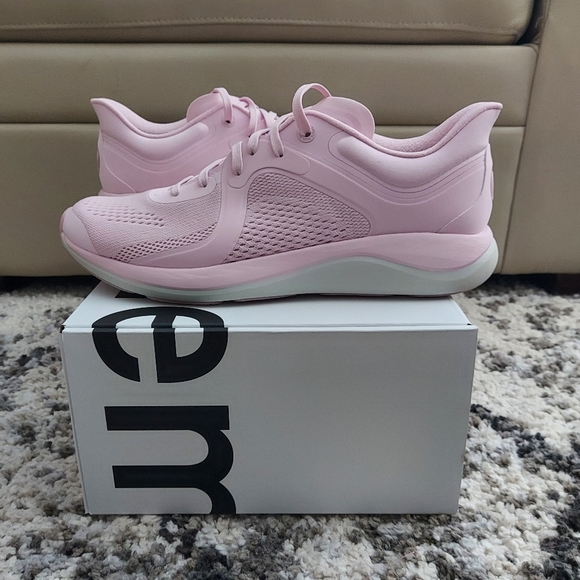 LULULEMON New Chargefeel Low Workout Shoes - Meadowsweet Pink - Picture 1 of 8